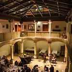 Palacio De Meras
