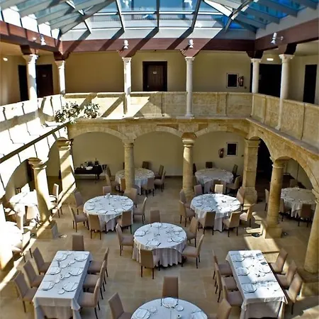 Palacio De Meras فندق