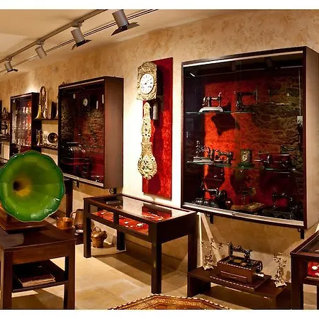 Hotel Palacio De Meras 4*