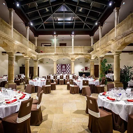 Otel Palacio De Meras 4*