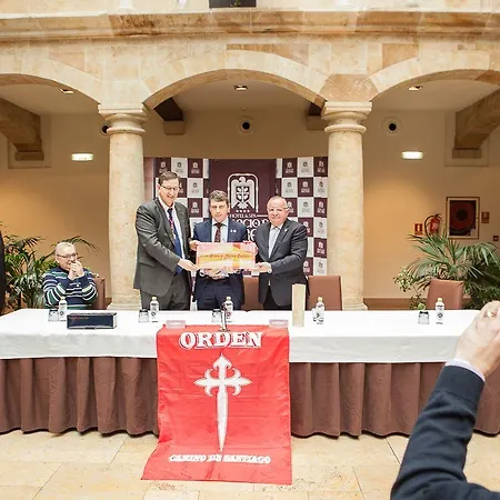 Palacio De Meras Otel