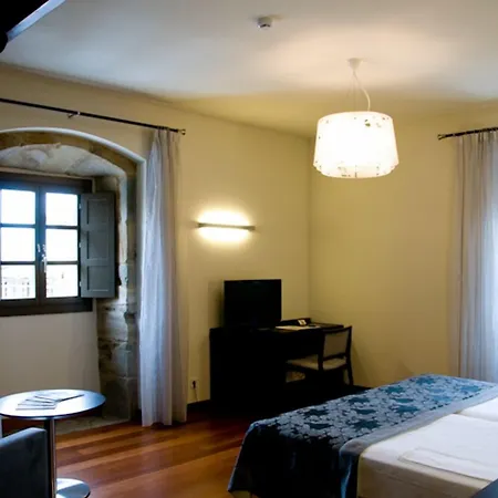 Hotel Palacio De Meras 4*