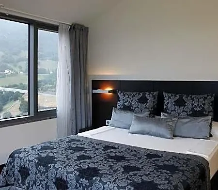 Otel Palacio De Meras 4*