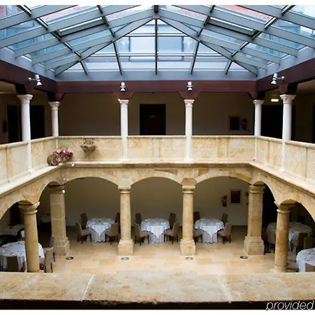 Palacio De Meras