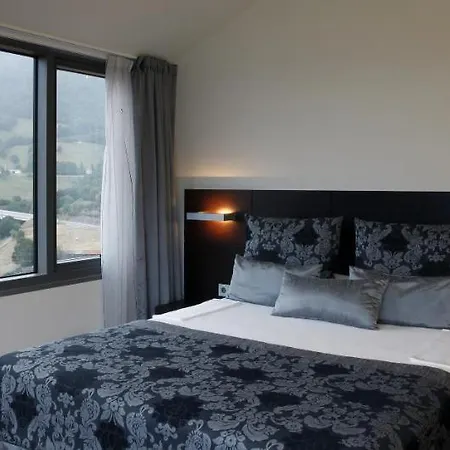 Palacio De Meras Tineo