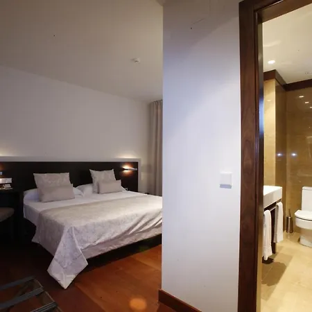 Palacio De Meras Tineo