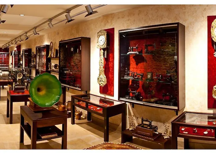 Hotel Palacio De Meras 4*