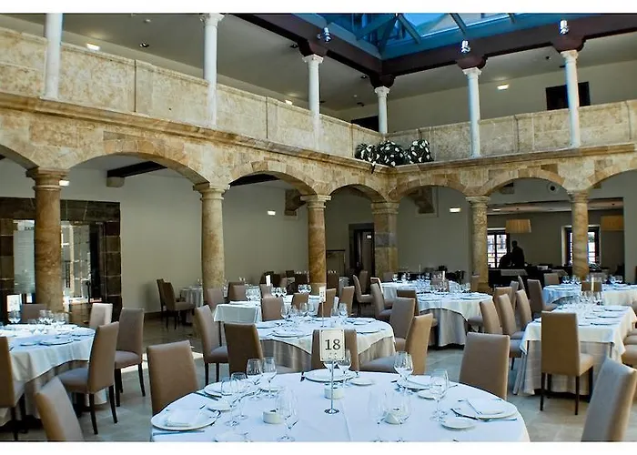 Hotel Palacio De Meras 4*