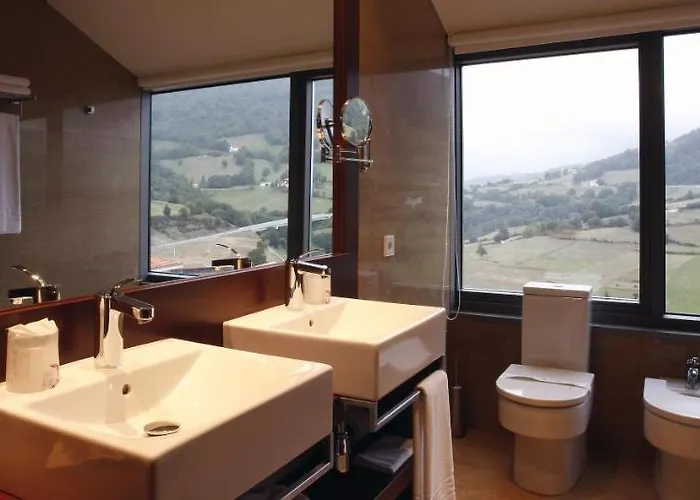 Hotel Palacio De Meras 4*