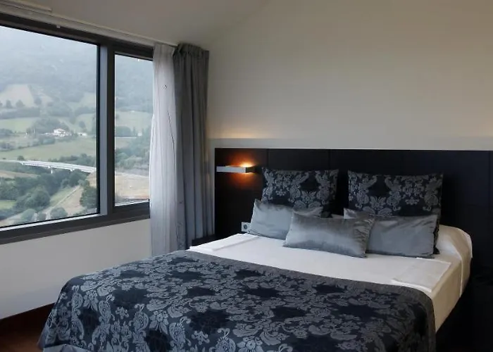 Palacio De Meras Tineo